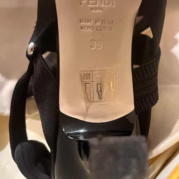 Fendi Colibrì — Black leather and mesh slingbacks medium heel. AUTHENTIC FENDI - Picture 6 of 13